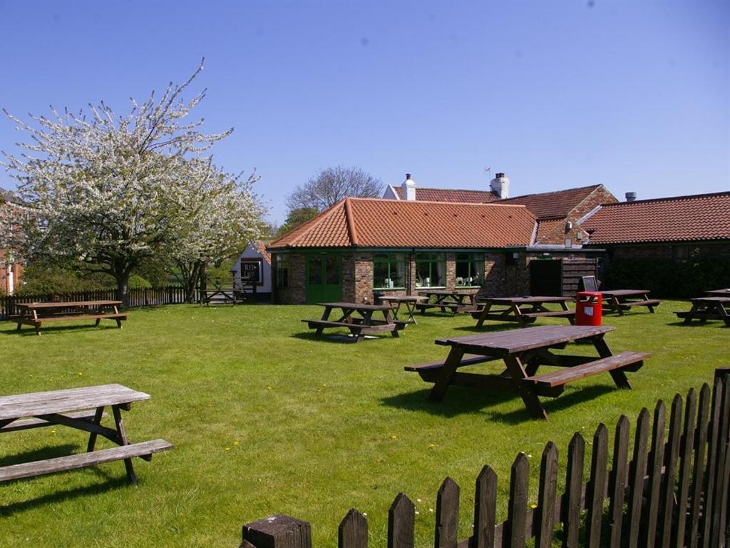 Hotel The Red Lion York Esterno foto